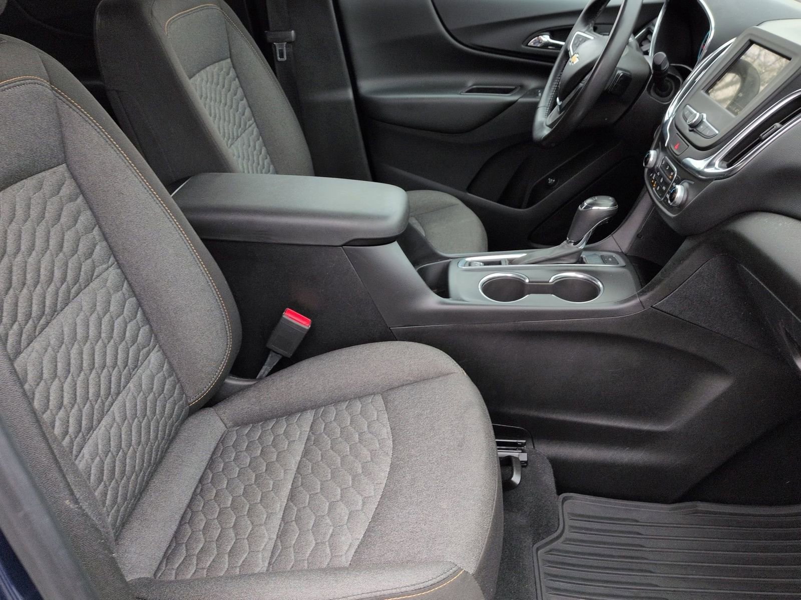 Used 2019 Chevrolet Equinox LT w/ Driver Convenience Package image 25