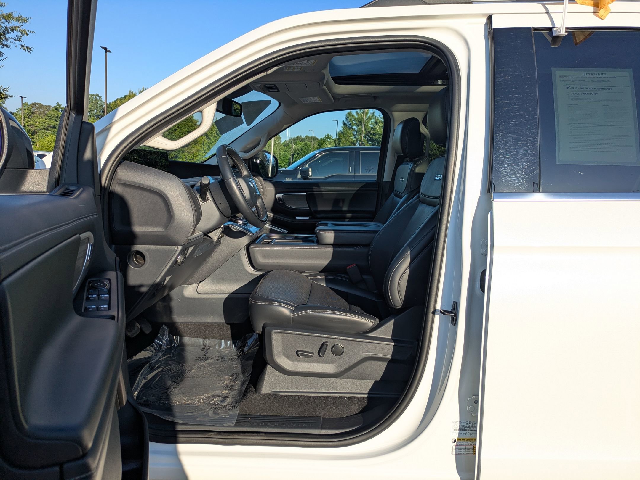 Certified 2025 Ford Expedition Platinum w/ Driver's Package AWD/4WD image 12
