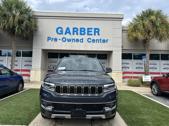 Used 2024 Jeep Wagoneer L Series II w/ Flexible Seating Group AWD/4WD image 2
