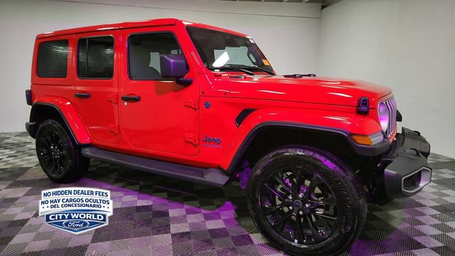 Used 2025 Jeep Wrangler Unlimited Sahara AWD/4WD image 8