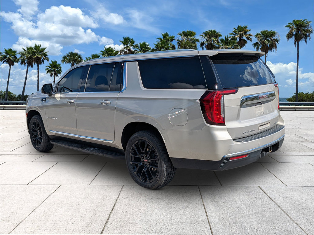 Used 2023 GMC Yukon XL SLT w/ SLT Premium Package AWD/4WD image 7