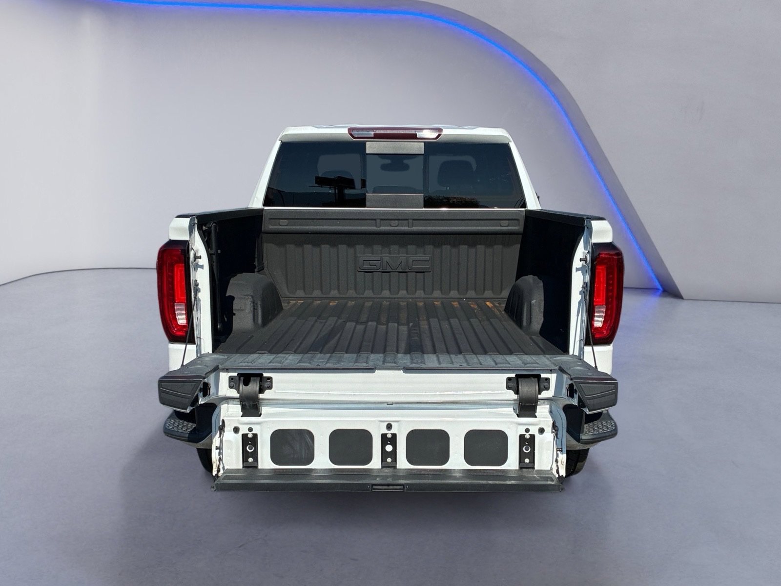 Used 2021 GMC Sierra 1500 SLT w/ SLT Premium Plus Package AWD/4WD image 9