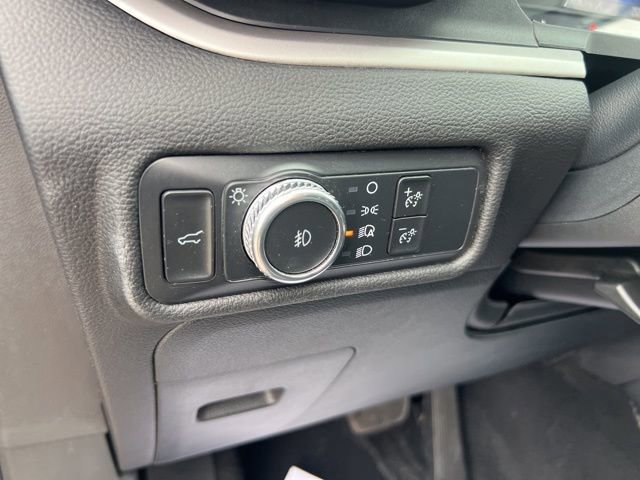 Certified 2022 Ford Explorer XLT w/ Equipment Group 202A image 10