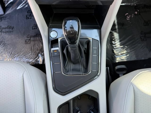 Used 2023 Volkswagen Tiguan SE w/ Panoramic Sunroof Package FWD image 22