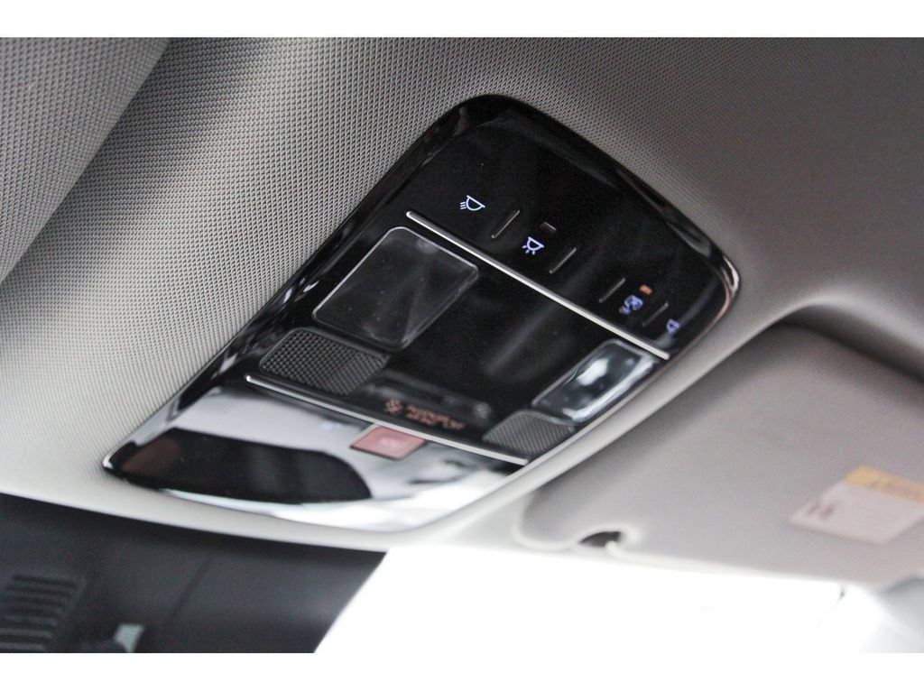 Used 2025 Hyundai Santa Fe SEL FWD image 29