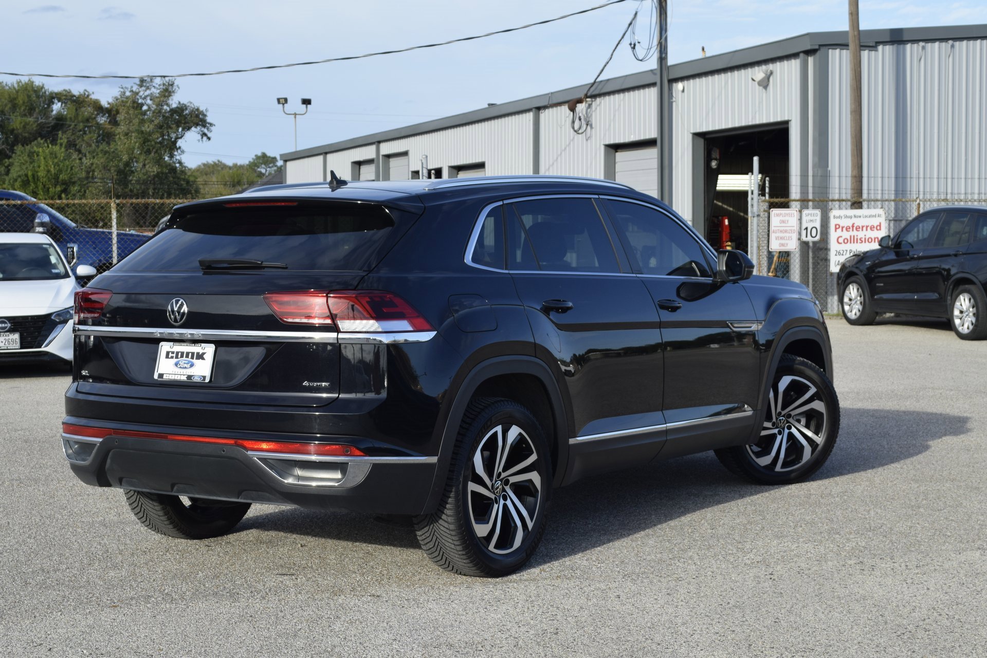 Used 2023 Volkswagen Atlas Cross Sport SEL image 11