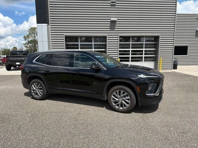 Used 2025 Buick Enclave Preferred FWD image 2