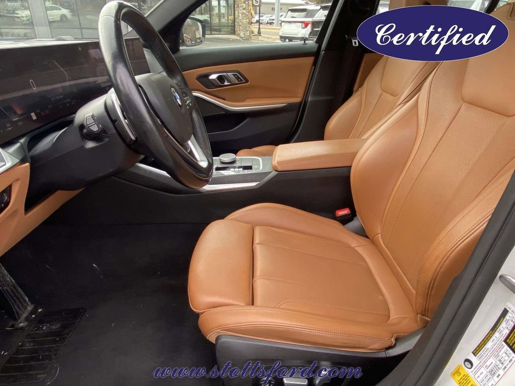 Used 2023 BMW 330i Sedan w/ Premium Package image 14