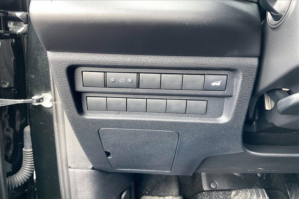 Used 2024 Mitsubishi Outlander SE image 34