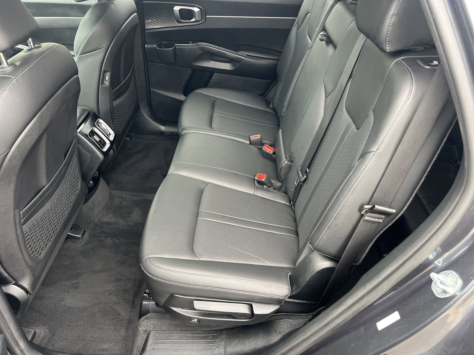 Used 2022 Kia Sorento S w/ Panoramic Sunroof Package image 27