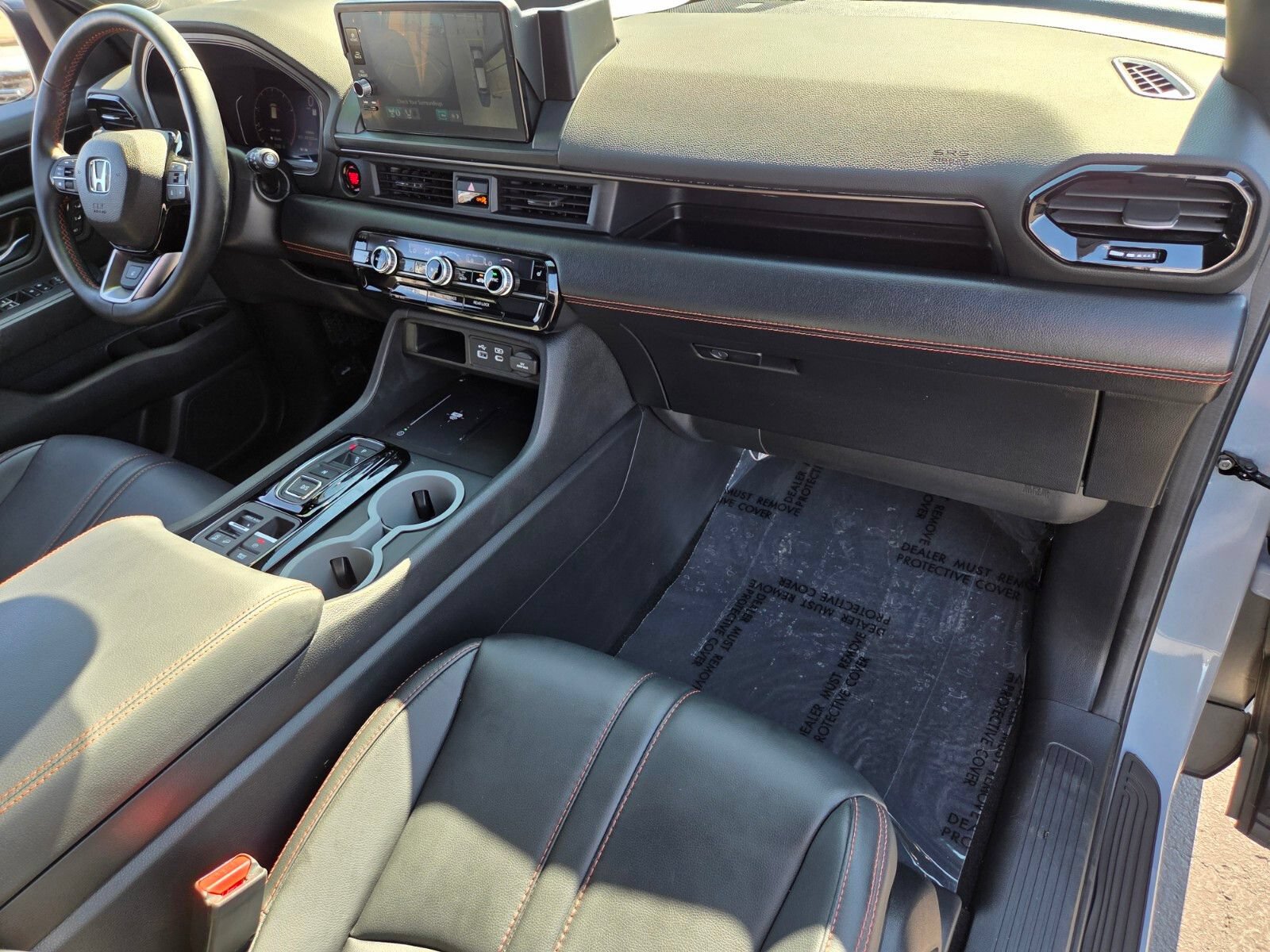 Used 2025 Honda Pilot TrailSport image 16