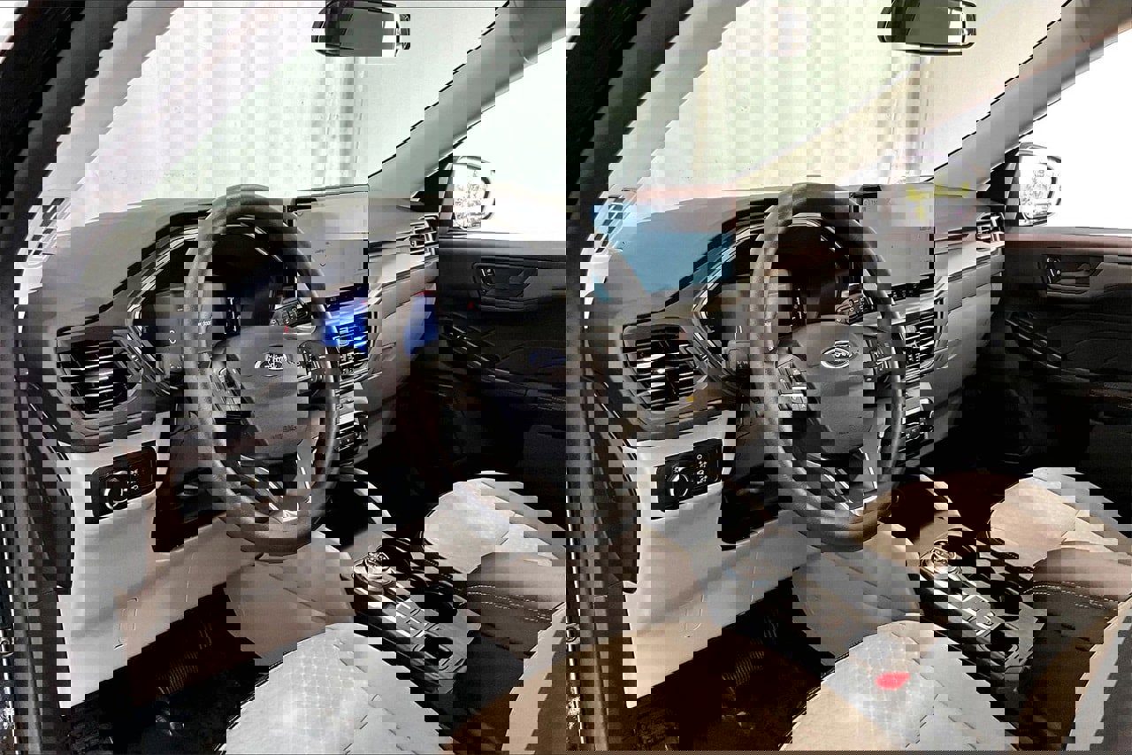 Certified 2025 Ford Escape Active w/ Tech Pack #1 image 14