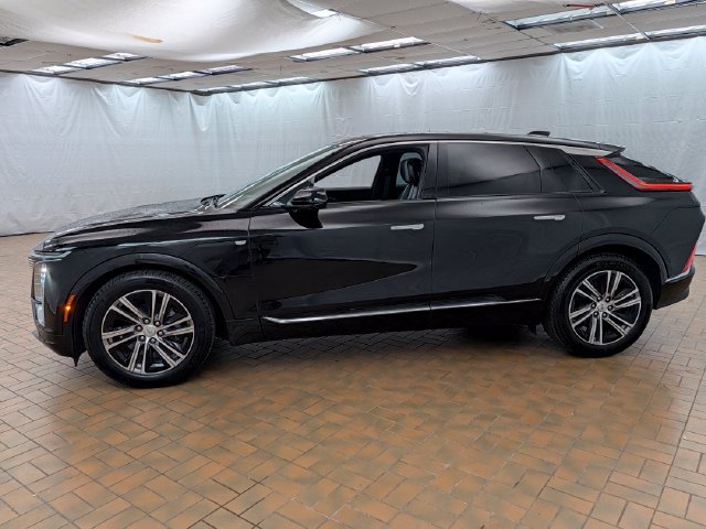 Used 2023 Cadillac Lyriq 2WD image 3