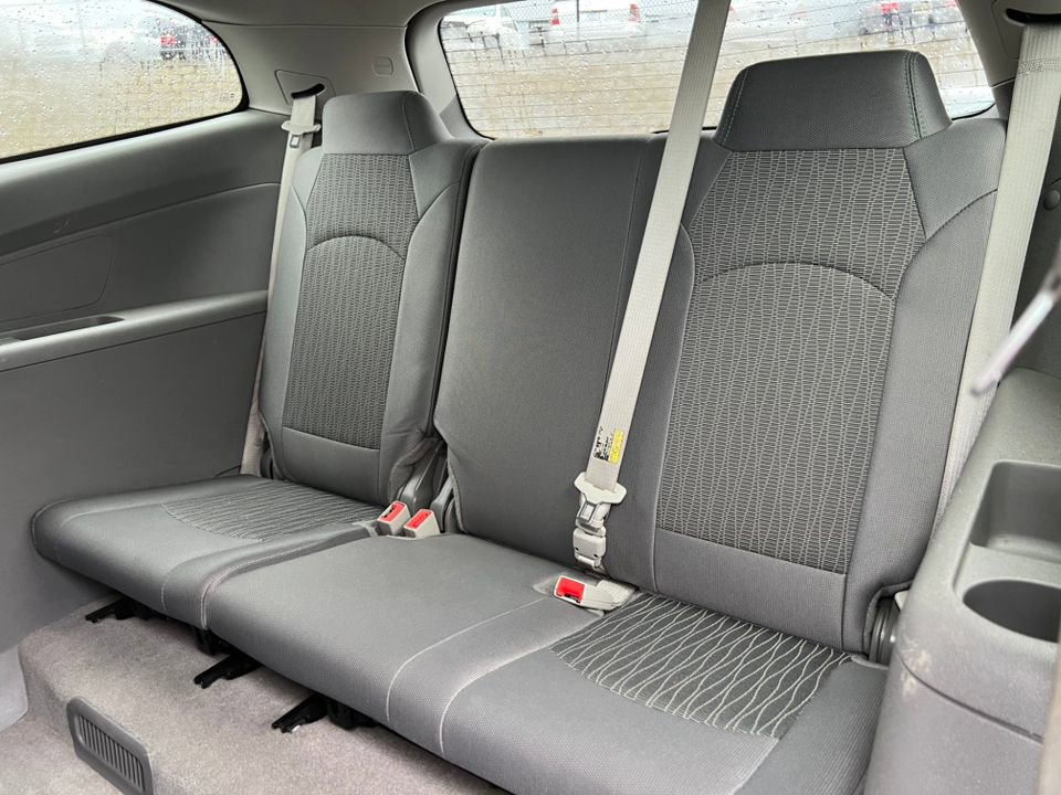 Used 2017 Chevrolet Traverse LS FWD image 6