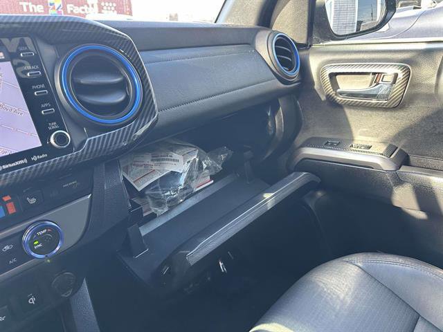 Used 2022 Toyota Tacoma Limited image 17