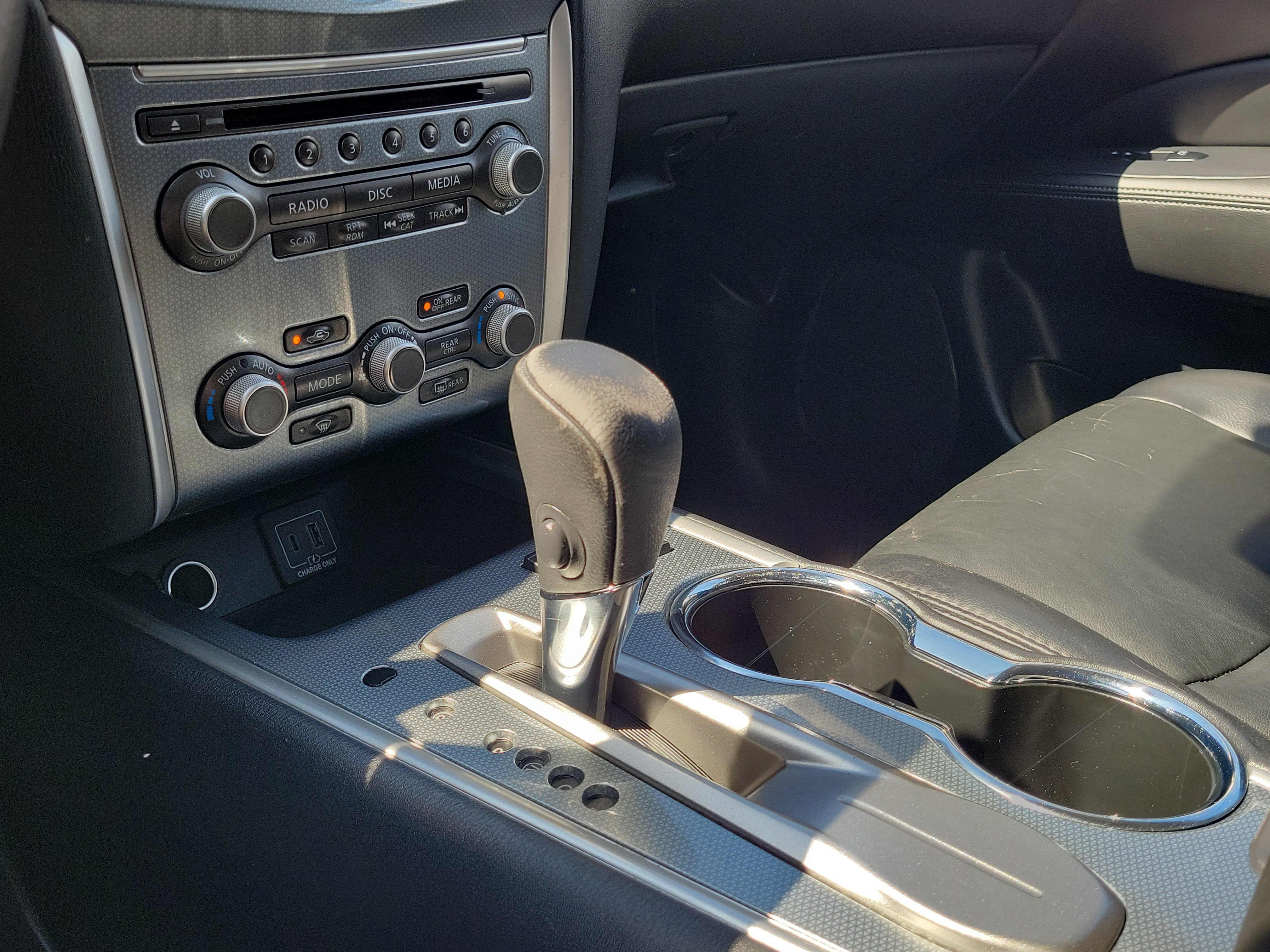 Used 2019 Nissan Pathfinder SL FWD image 28