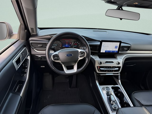 Certified 2022 Ford Explorer XLT w/ Equipment Group 202A AWD/4WD image 7