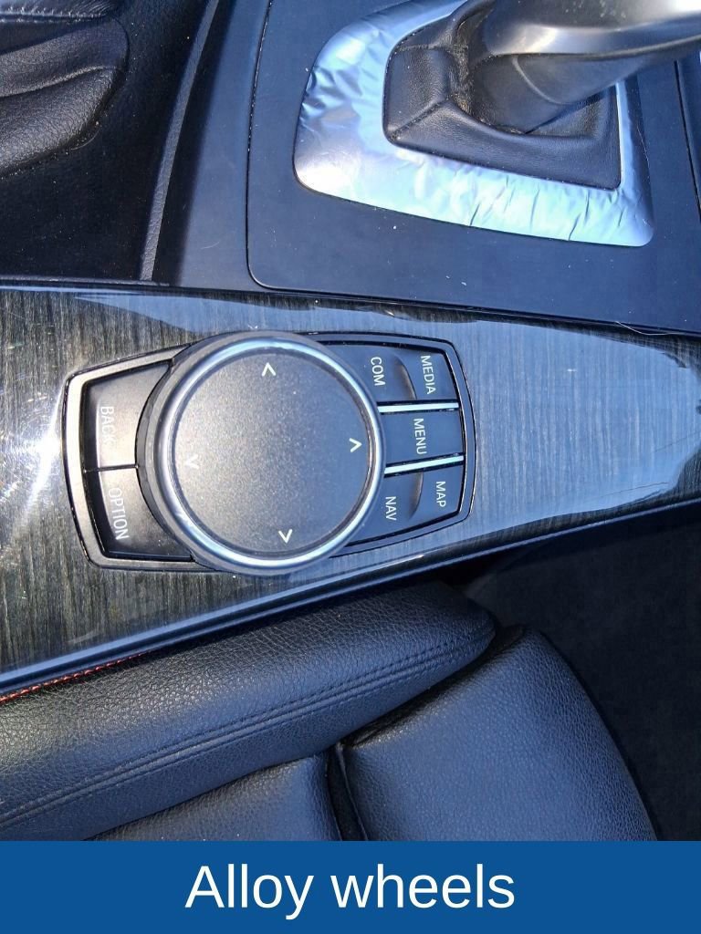 Used 2018 BMW 330i xDrive Sedan w/ Convenience Package image 17