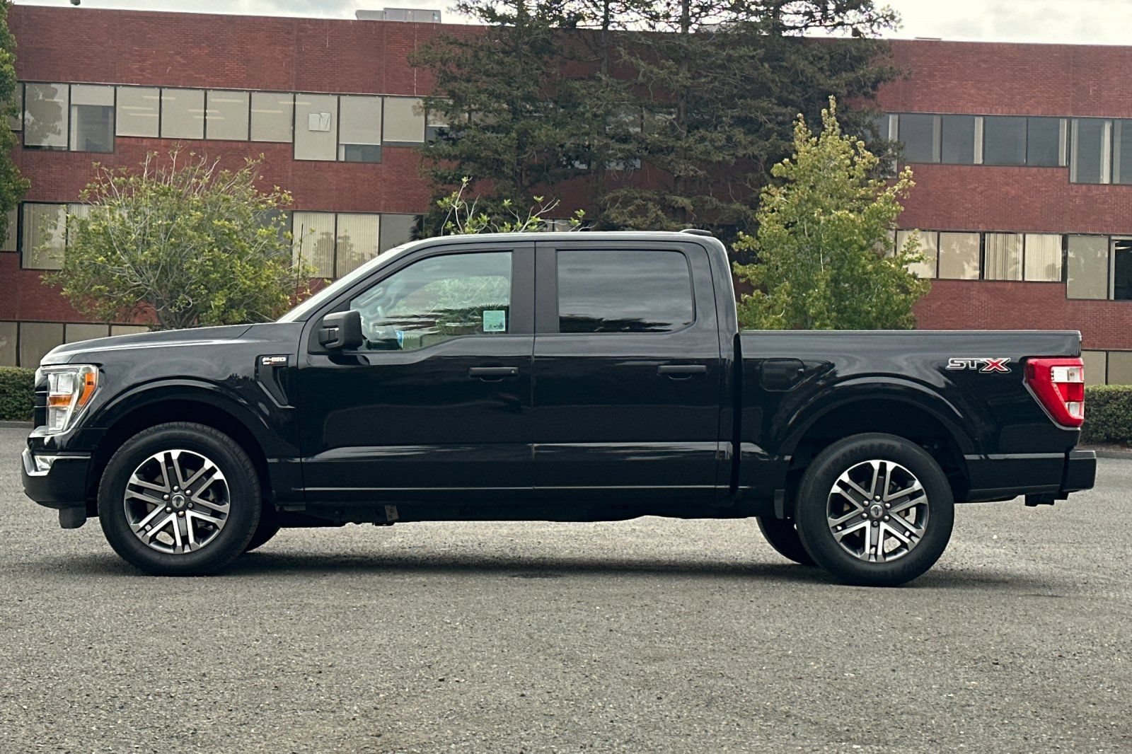 Certified 2022 Ford F150 XL w/ STX Appearance Package RWD image 7