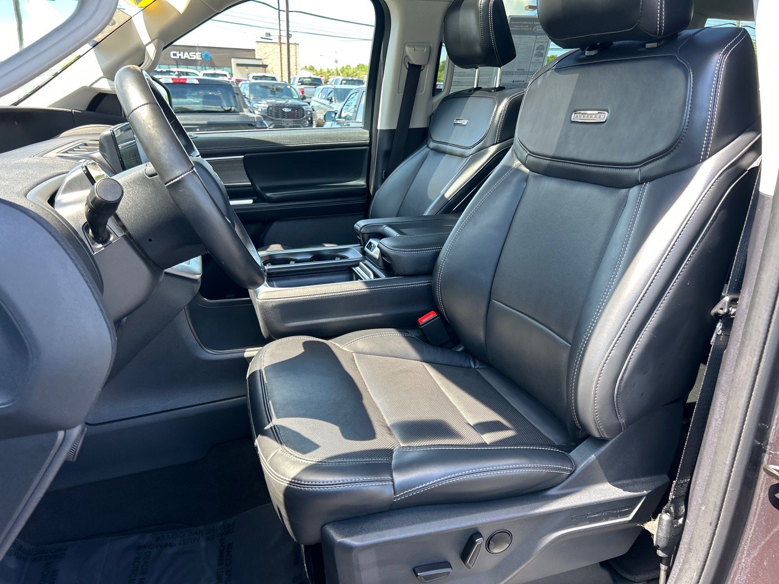 Certified 2025 Ford Expedition Max Platinum w/ Driver's Package AWD/4WD image 8