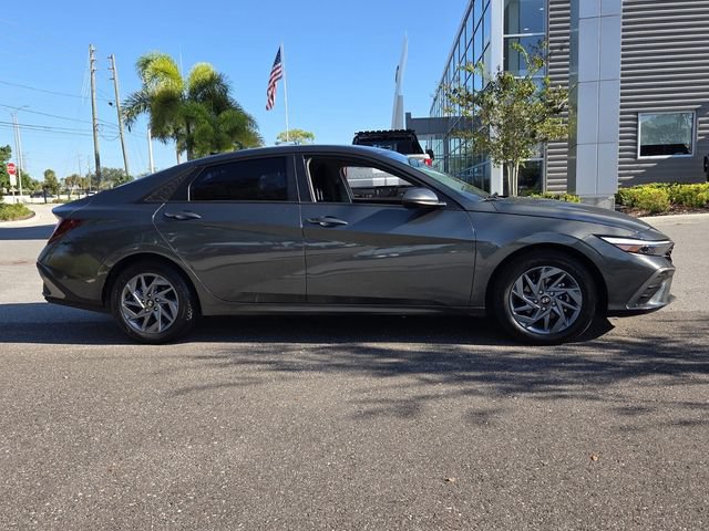Used 2024 Hyundai Elantra SEL FWD image 9