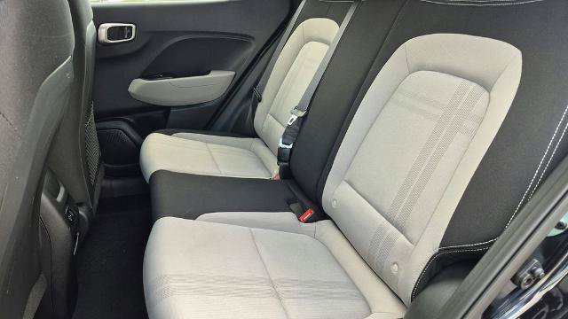 Used 2025 Hyundai Venue SEL FWD image 26