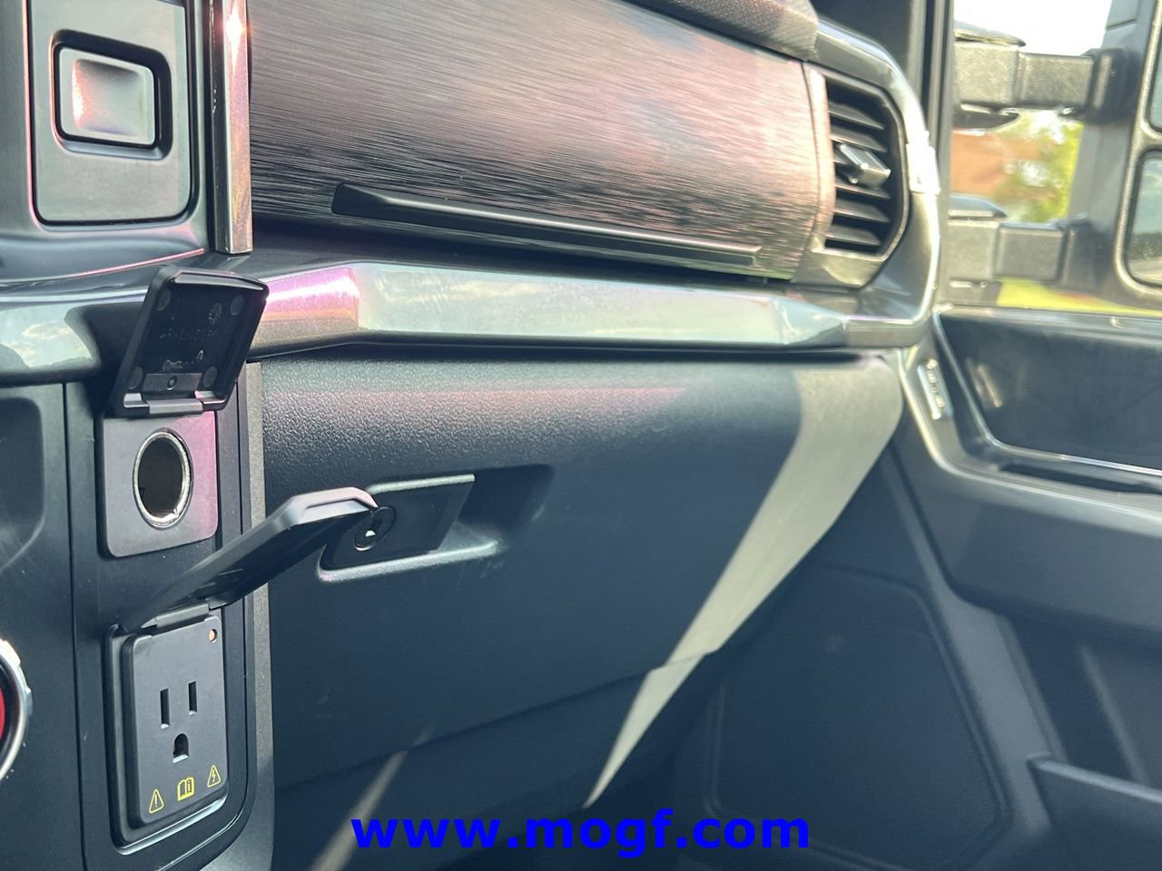 Certified 2022 Ford F150 XLT w/ Equipment Group 302A High image 12