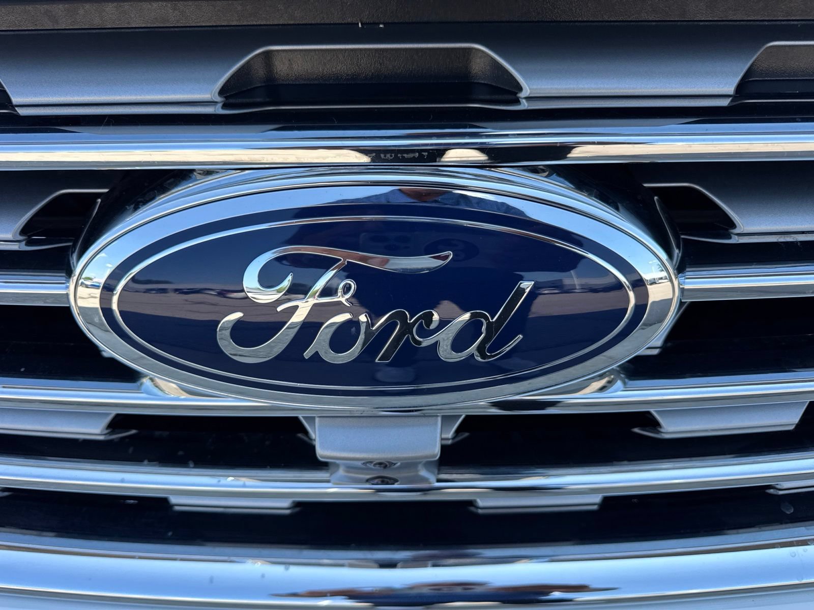 Certified 2024 Ford Edge Titanium w/ Equipment Group 301A AWD/4WD image 13