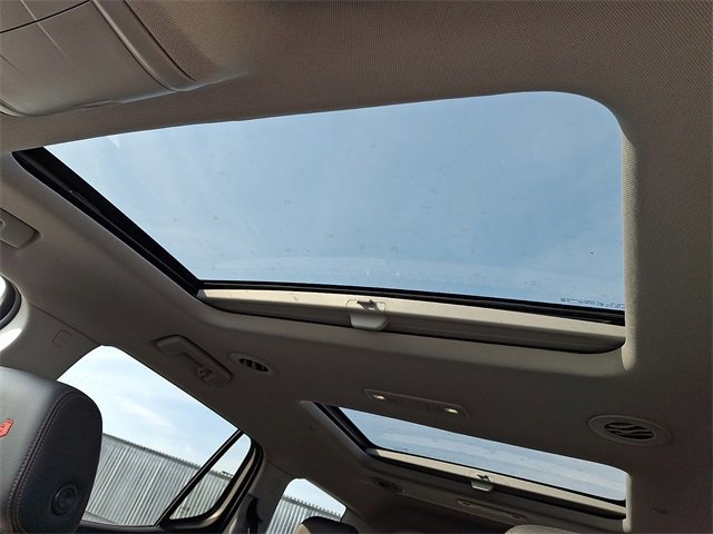 Used 2022 GMC Acadia AT4 w/ Technology Package image 14