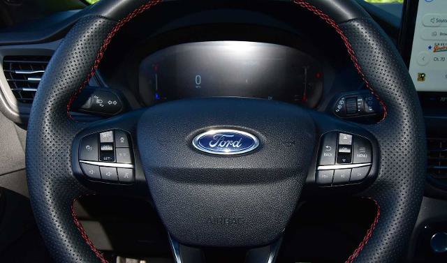 Certified 2023 Ford Escape ST-Line w/ Tech Pack #1 AWD/4WD image 18