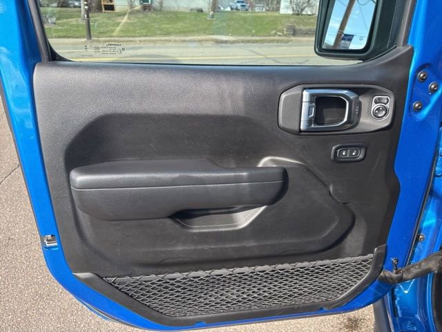 Used 2025 Jeep Wrangler Unlimited Rubicon AWD/4WD image 18