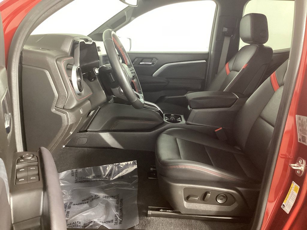 Used 2026 Chevrolet Colorado Z71 w/ Technology Package AWD/4WD image 10