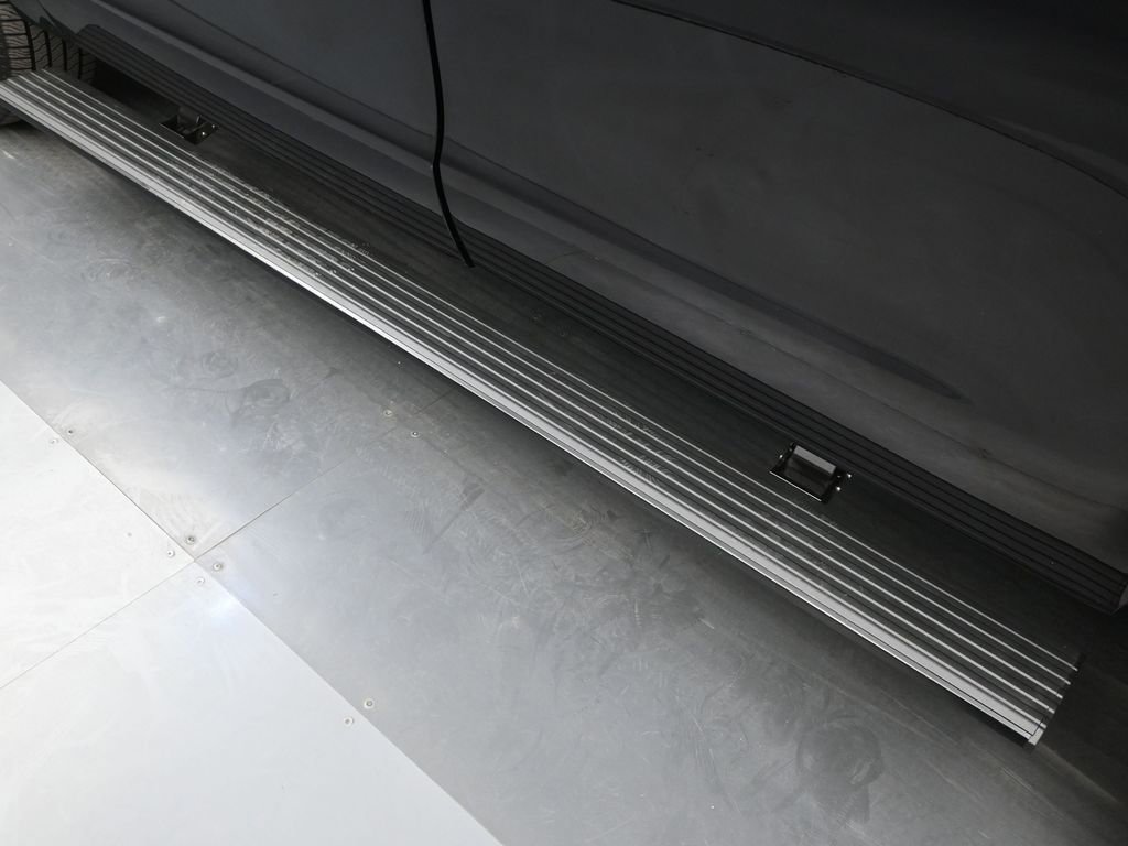 Certified 2025 Ford Expedition Max Platinum image 34