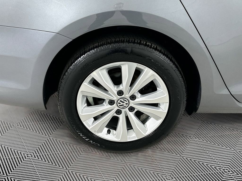 Used 2018 Volkswagen Golf S AWD/4WD image 30