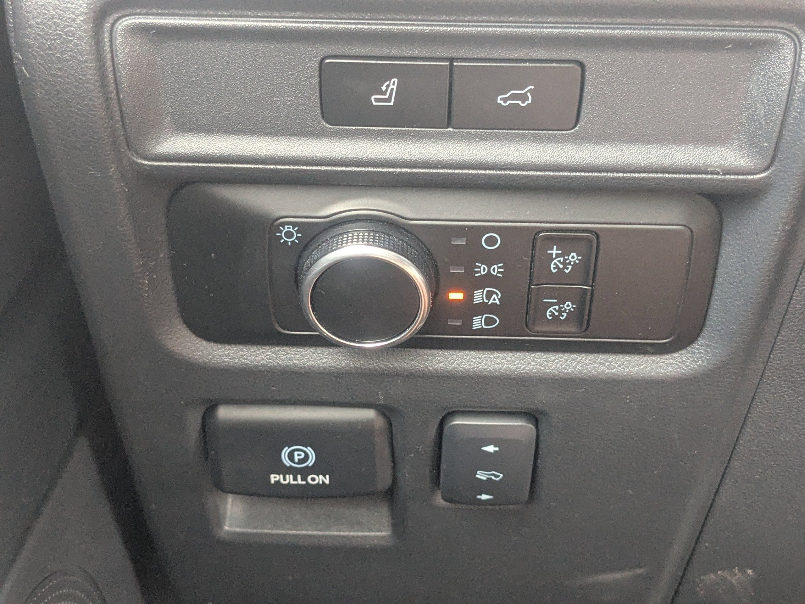 Certified 2024 Ford Expedition XLT image 27