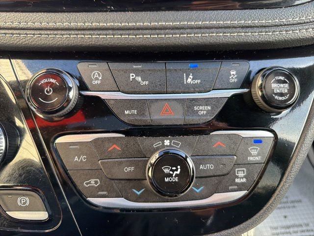 Used 2025 Chrysler Pacifica Limited FWD image 21