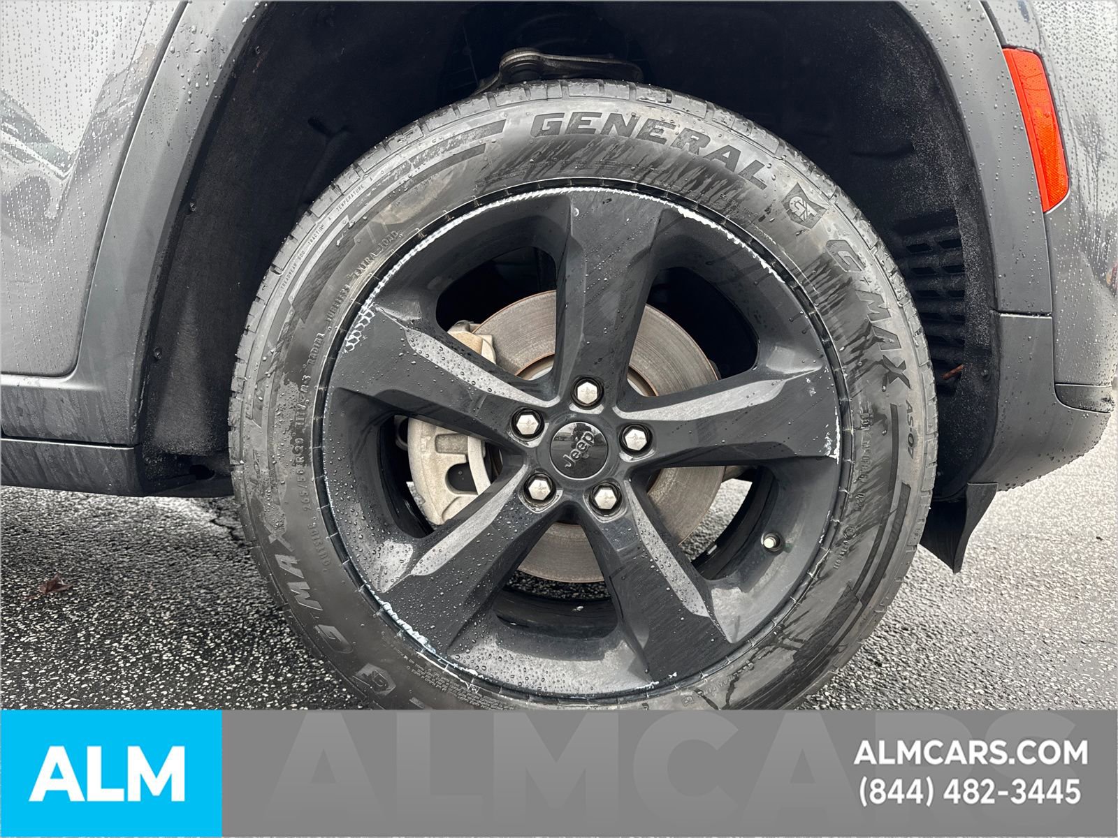 Used 2023 Jeep Grand Cherokee L Laredo image 14