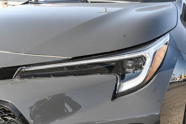 Used 2025 Toyota Corolla SE w/ SE Premium Package FWD image 4
