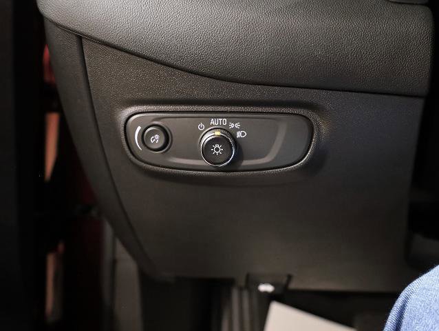 Used 2023 Chevrolet Equinox LT image 19