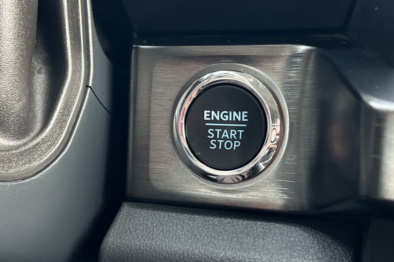 Certified 2023 Ford F250 Lariat w/ FX4 Off-Road Package image 23