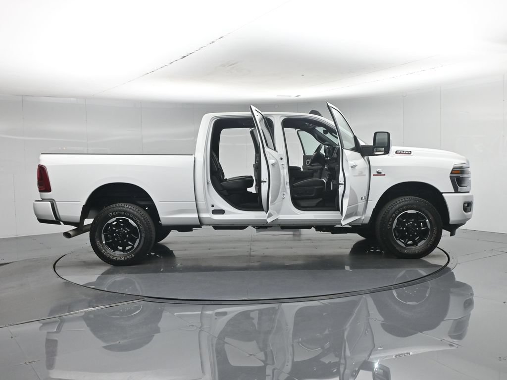 Used 2026 RAM 2500 Laramie AWD/4WD image 5