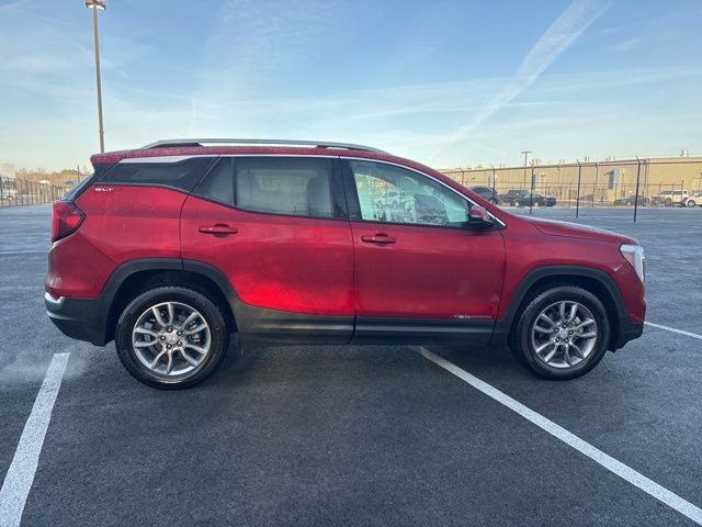 Used 2024 GMC Terrain SLT w/ LPO, Cargo Package image 5