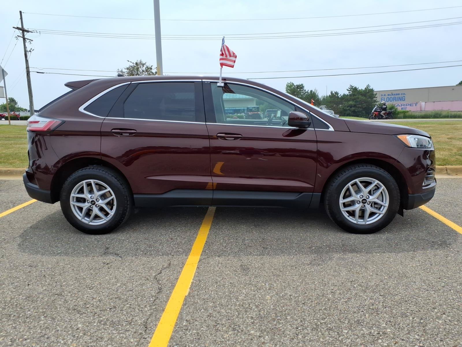 Certified 2024 Ford Edge SEL w/ Convenience Package AWD/4WD image 9