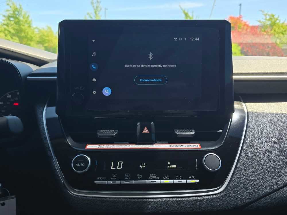 Used 2025 Toyota Corolla LE FWD image 12