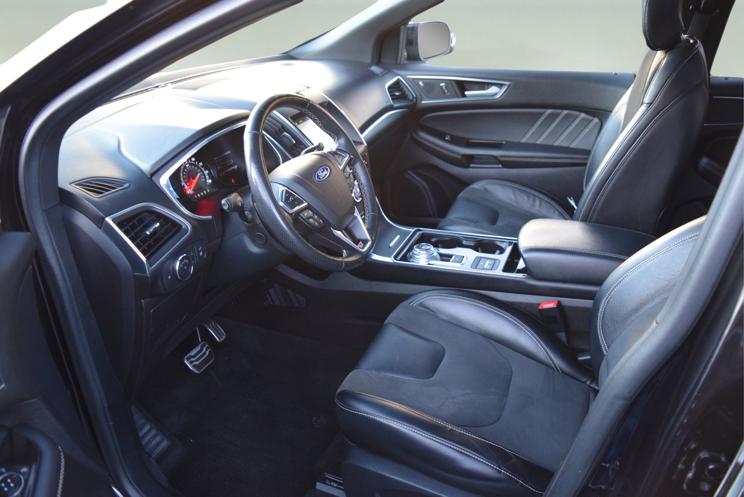 Certified 2019 Ford Edge ST w/ Equipment Group 401A image 9