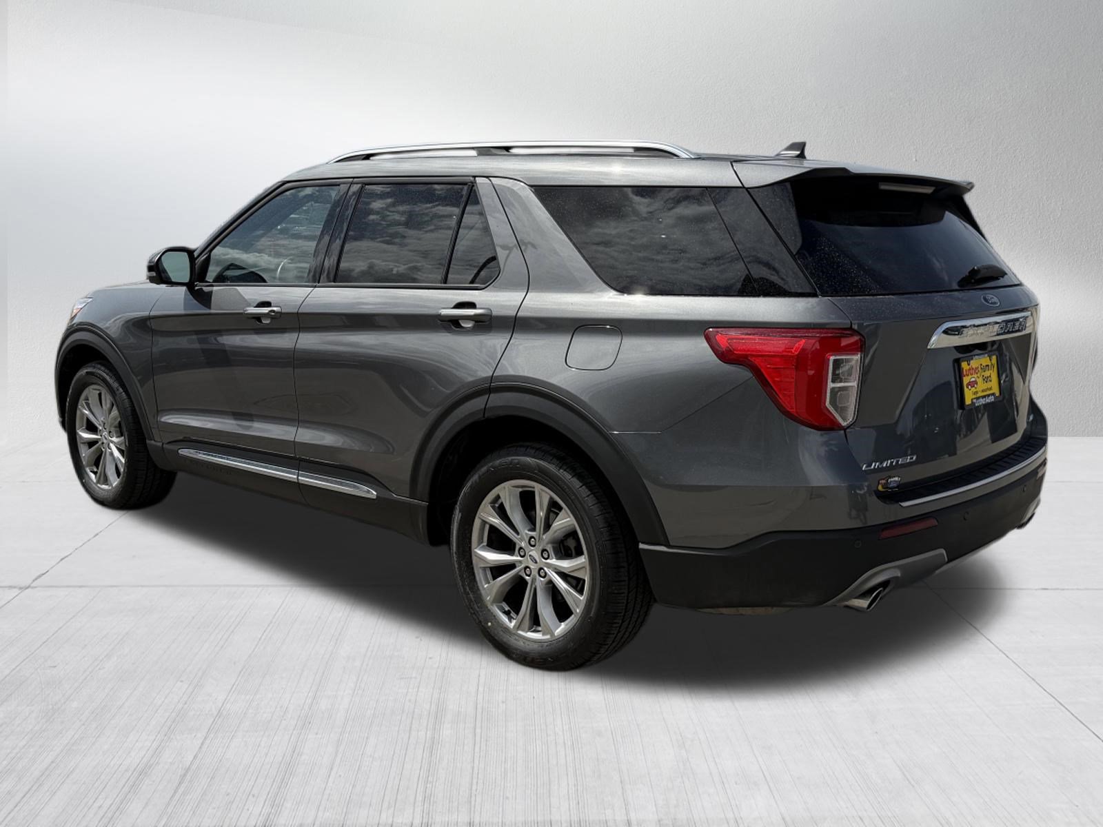 Certified 2023 Ford Explorer Limited w/ Limited Technology Package AWD/4WD image 3