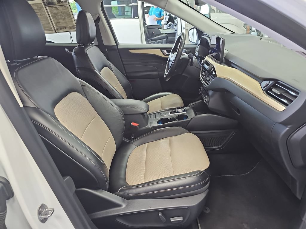 Certified 2021 Ford Escape Titanium w/ Titanium Elite Package FWD image 10