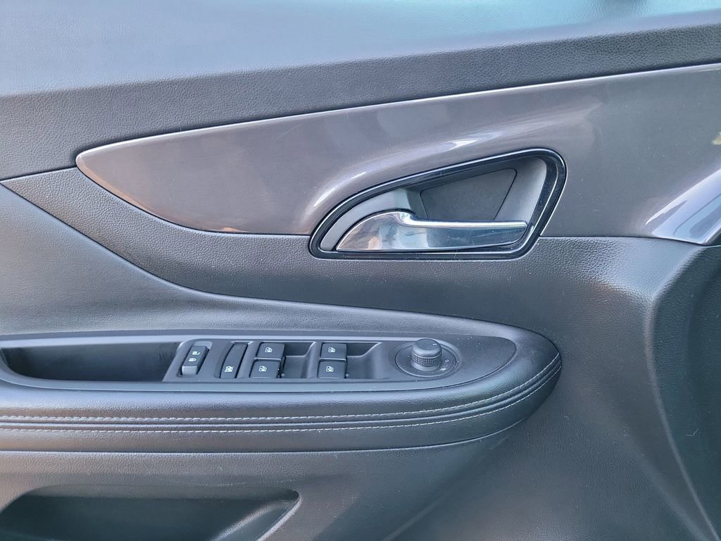 Used 2019 Buick Encore Essence image 18