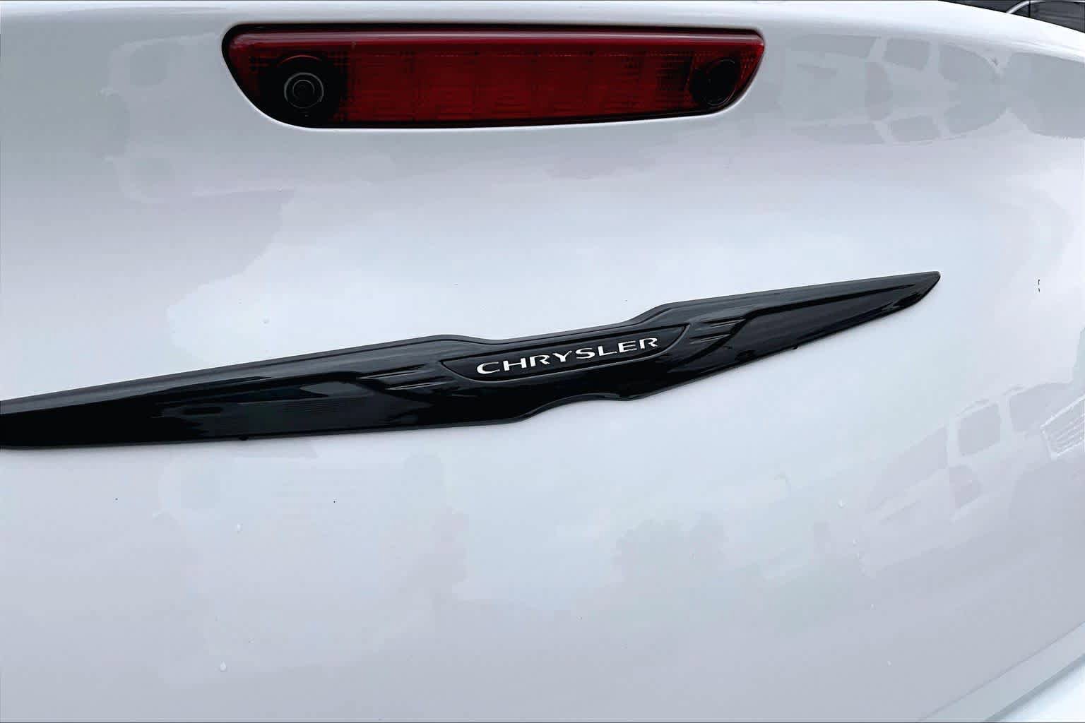 Used 2023 Chrysler 300 Touring L w/ Comfort Group RWD image 29