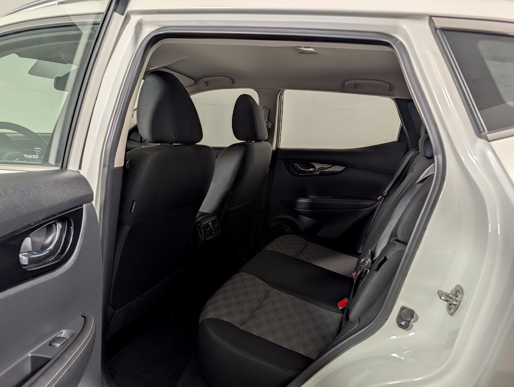 Used 2021 Nissan Rogue Sport SV FWD image 13